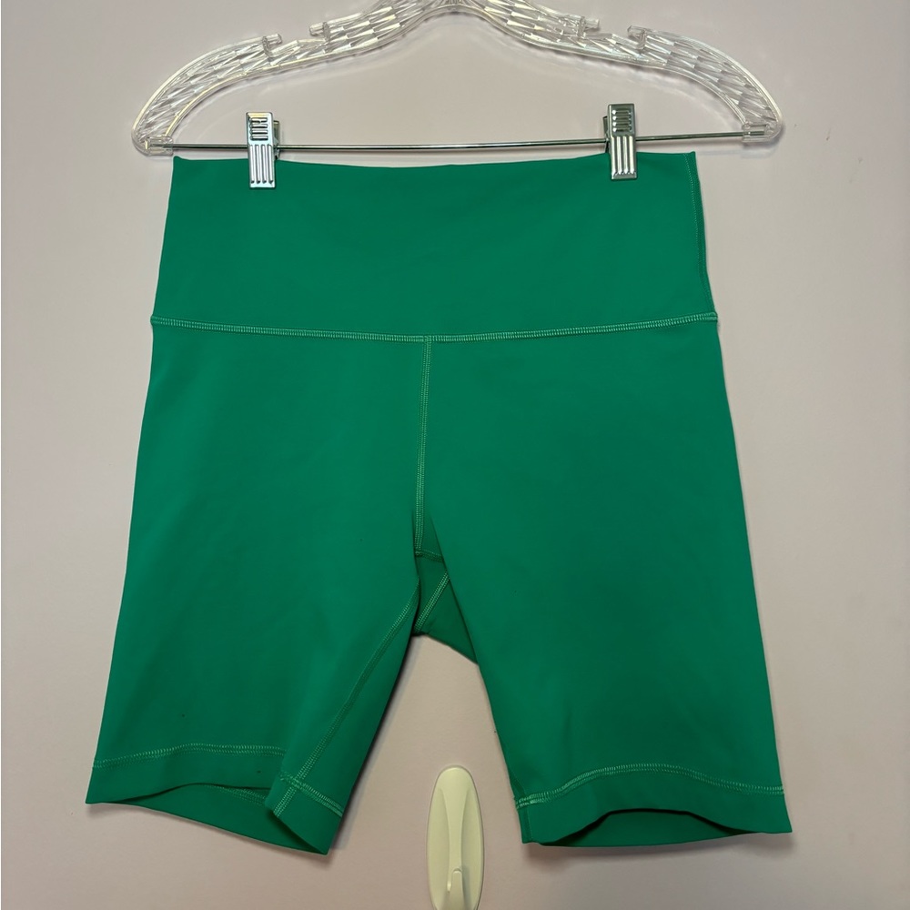 Lululemon Wunder Train High Rise Short 6” Size 8